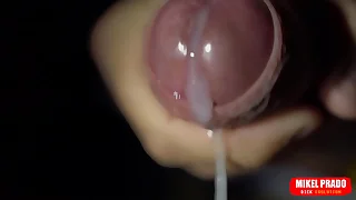 Very large horseshit head cums